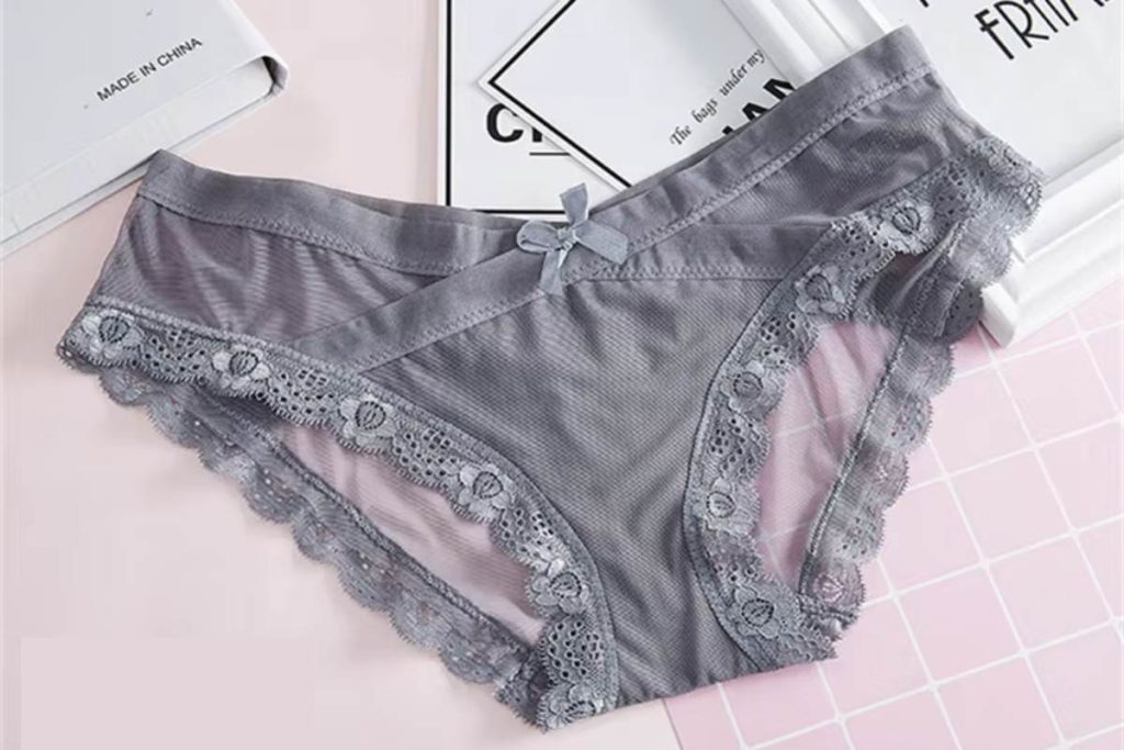 پاپیون کوچک روی شورت زنانه برای چیست؟