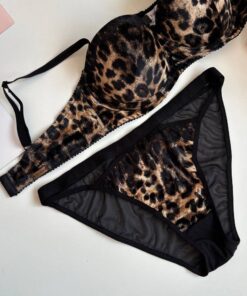 ست اسفنجی پلنگی مخمل با شورت بکلس برند ویلانوا کد 3232 خرید ست اسفنجی پلنگی مخمل با شورت بکلس برند ویلانوا کد 3232